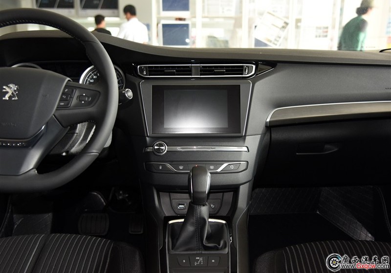 標致408車型 細節(jié)圖