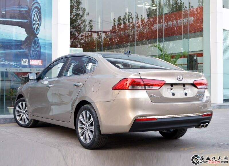 起亞K4車型 外觀圖