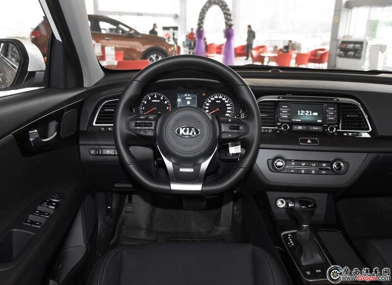 起亞K4車型 內(nèi)飾圖