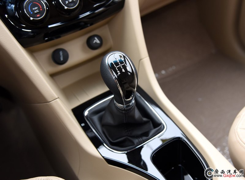 寶駿730車型 內飾圖