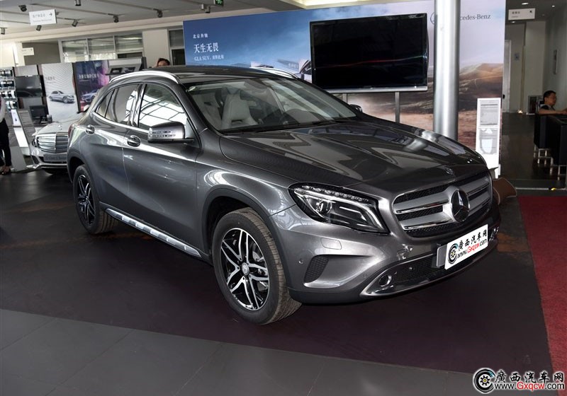 奔馳GLA級車型 外觀圖