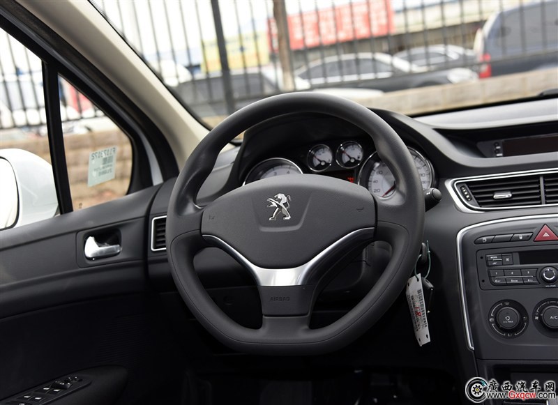 標致308車型 內(nèi)飾圖